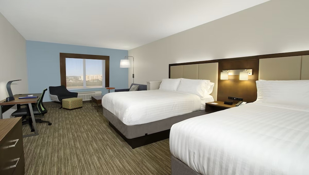 Holiday Inn Express & Suites Columbus North by IHG - photo 11