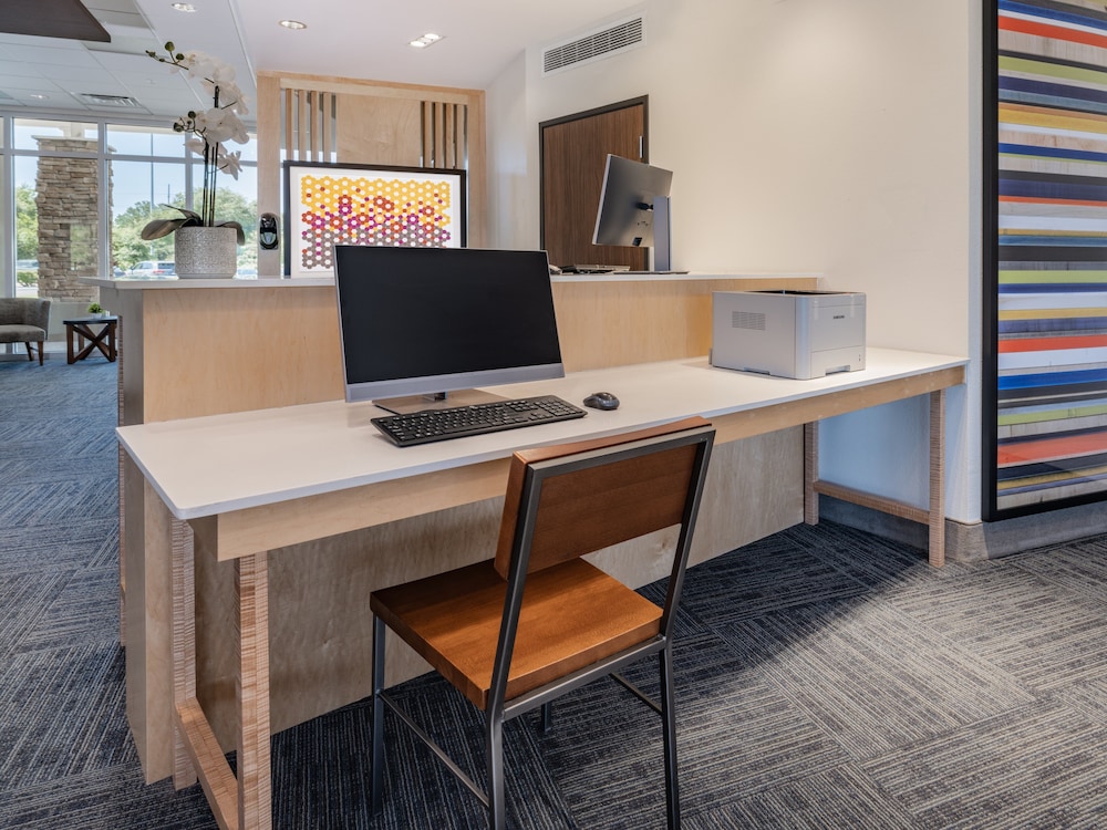 Holiday Inn Express & Suites Ruskin by IHG - photo 36