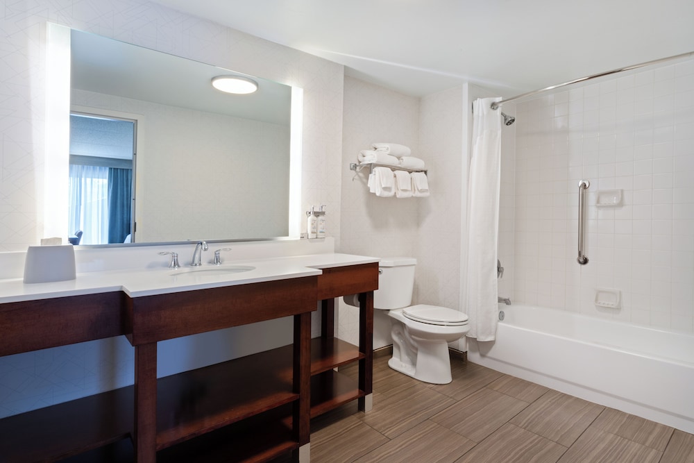 Holiday Inn Express & Suites Cincinnati Riverfront by IHG - photo 35