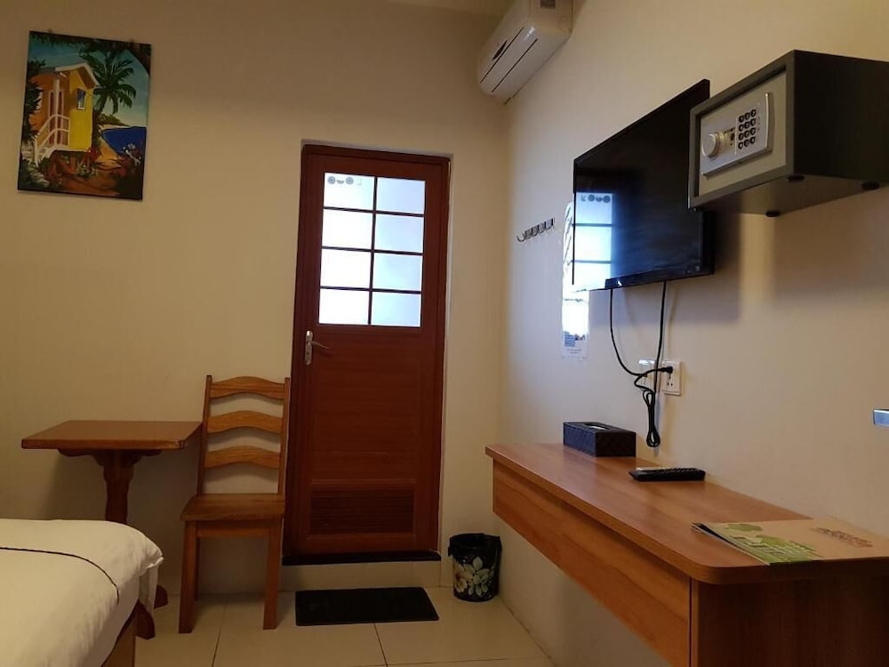 Caye Caulker Beach Hotel — Belize City — photo 5