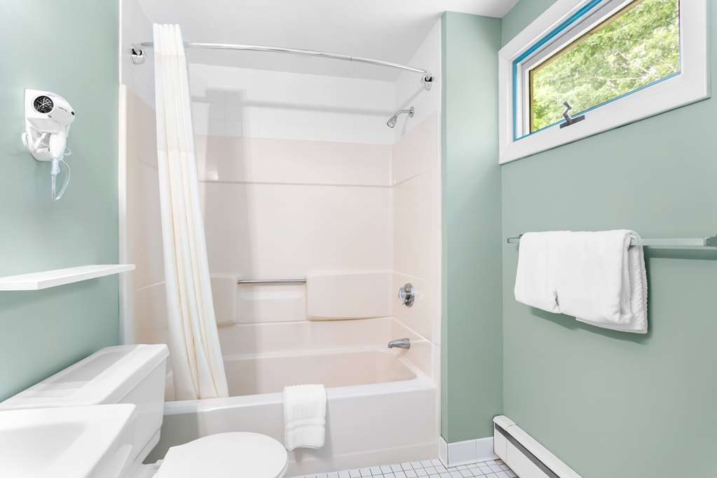 Rodeway Inn Gorham Riverside - photo 22
