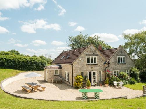 Vine Cottage — 4-Star Luxury Hotel in Shepton Mallet, United Kingdom