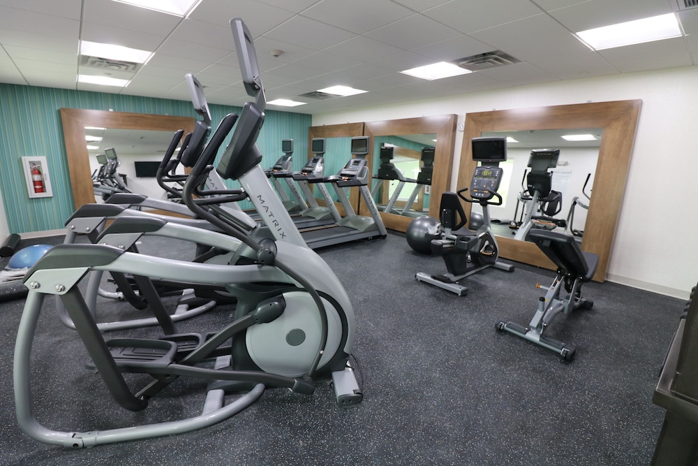 Holiday Inn Express & Suites Coffeyville by IHG - photo 21