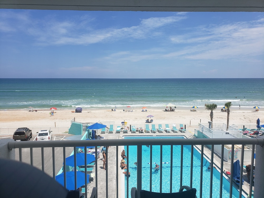 The Maverick Resort - photo 20
