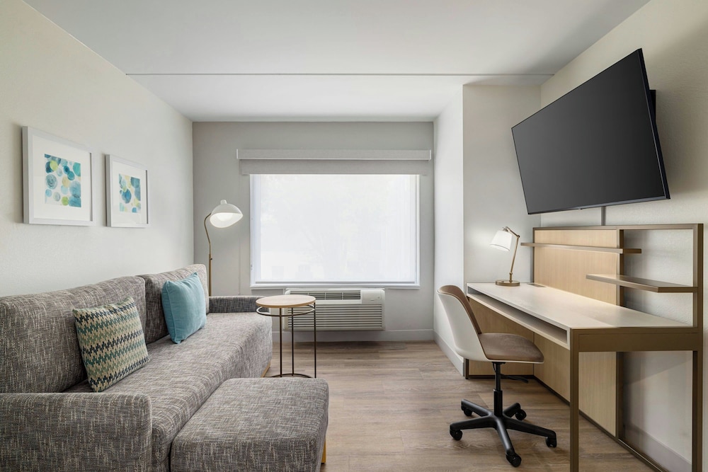 TownePlace Suites by Marriott Charlotte LoSo Airport - photo 7