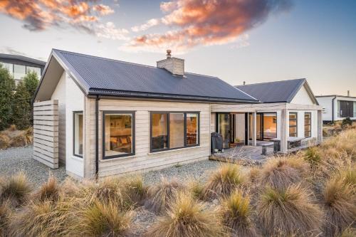Mackenzie Crib in Lake Tekapo, New Zealand