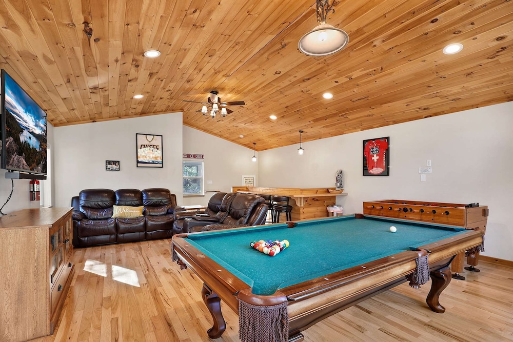 Tahoe Frost Air Conditioned 4 Bedroom Tahoe Home — 4-Star Luxury Hotel in South Lake Tahoe, United States
