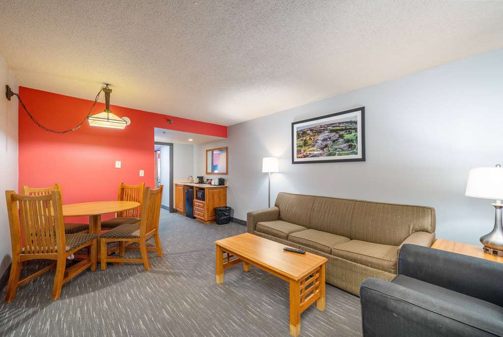 Ramada by Wyndham Sioux Falls Airport Waterpark & Event Ctr - photo 32