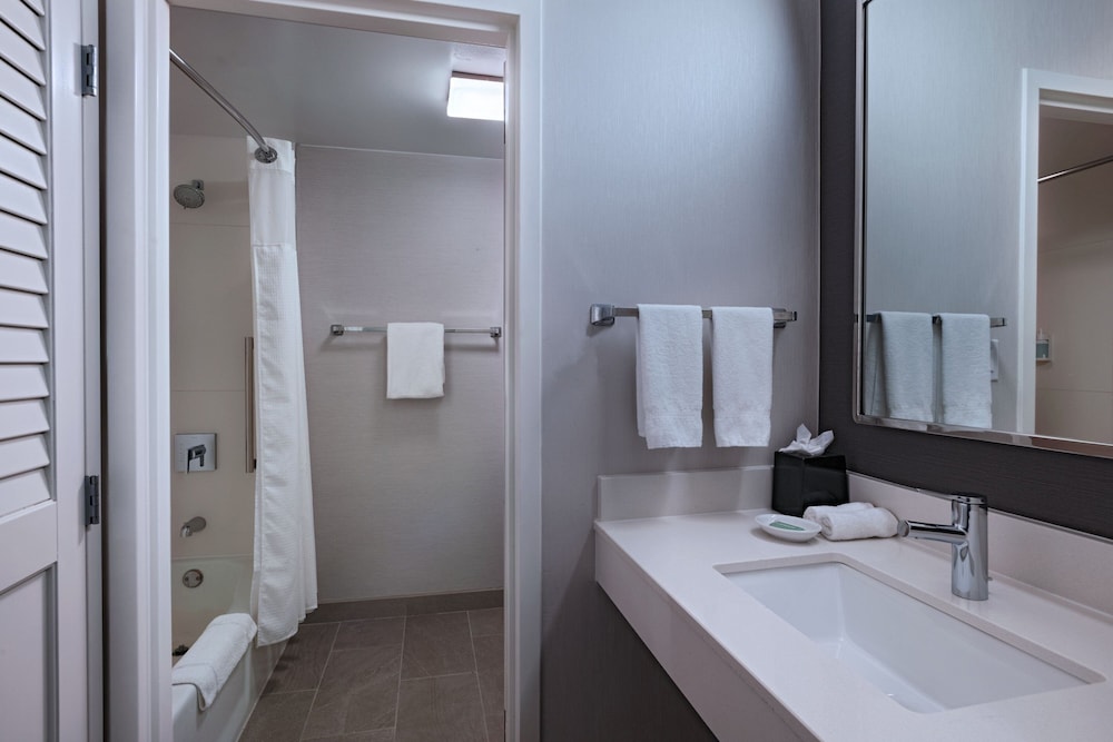 Courtyard by Marriott Dallas Richardson at Spring Valley - photo 12