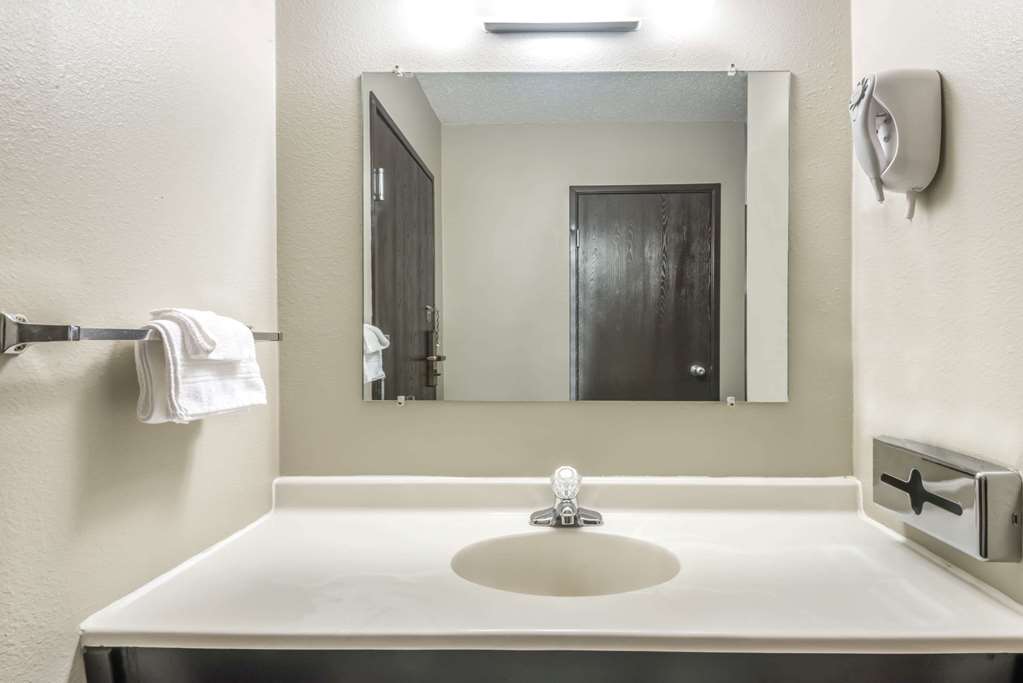 Super 8 by Wyndham Kimball - photo 6