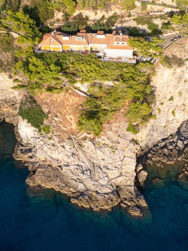 Villa Le Cale — 4-Star Luxury Hotel in Monte Argentario, Italy