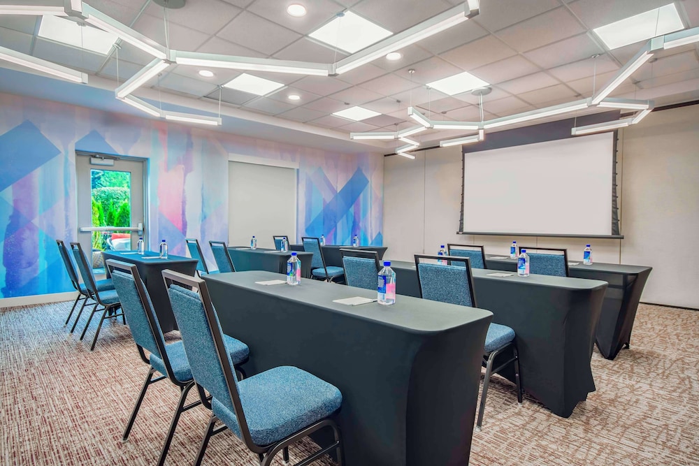 Hilton Garden Inn Danbury - photo 38