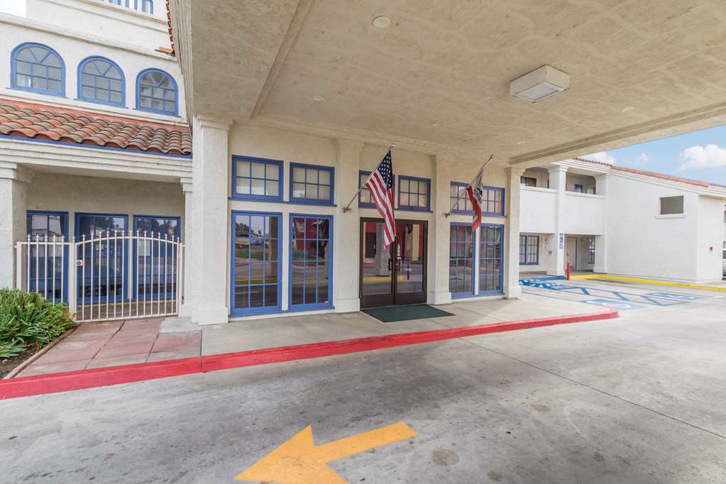 Motel 6 Hemet - photo 2