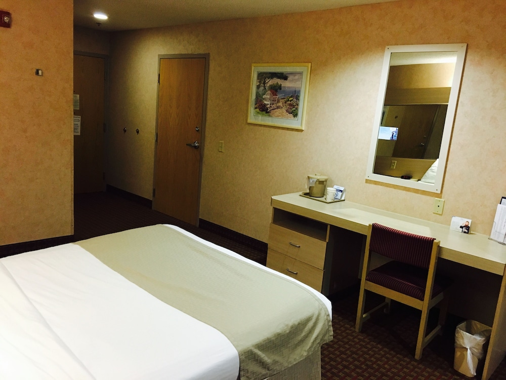 Microtel Inn & Suites by Wyndham Baldwinsville Syracuse - photo 15