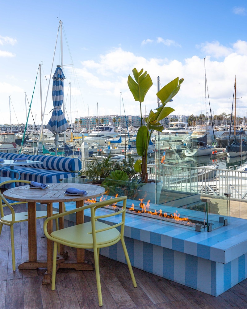 Marina del Rey Hotel - photo 35