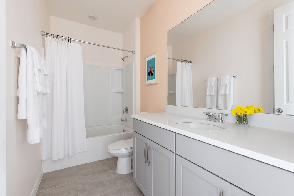 Coconut Breeze Getaway Resort Facilities Access 9 Bedroom Home by Overmoon - photo 26