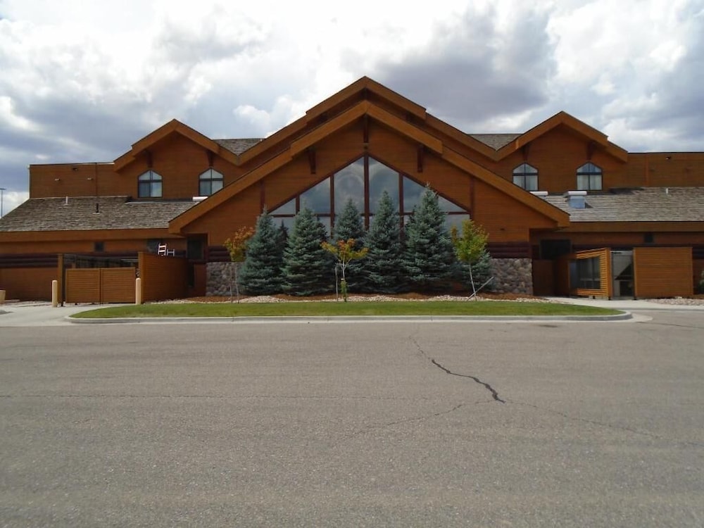 Casper C'mon Inn Hotel & Suites - photo 41