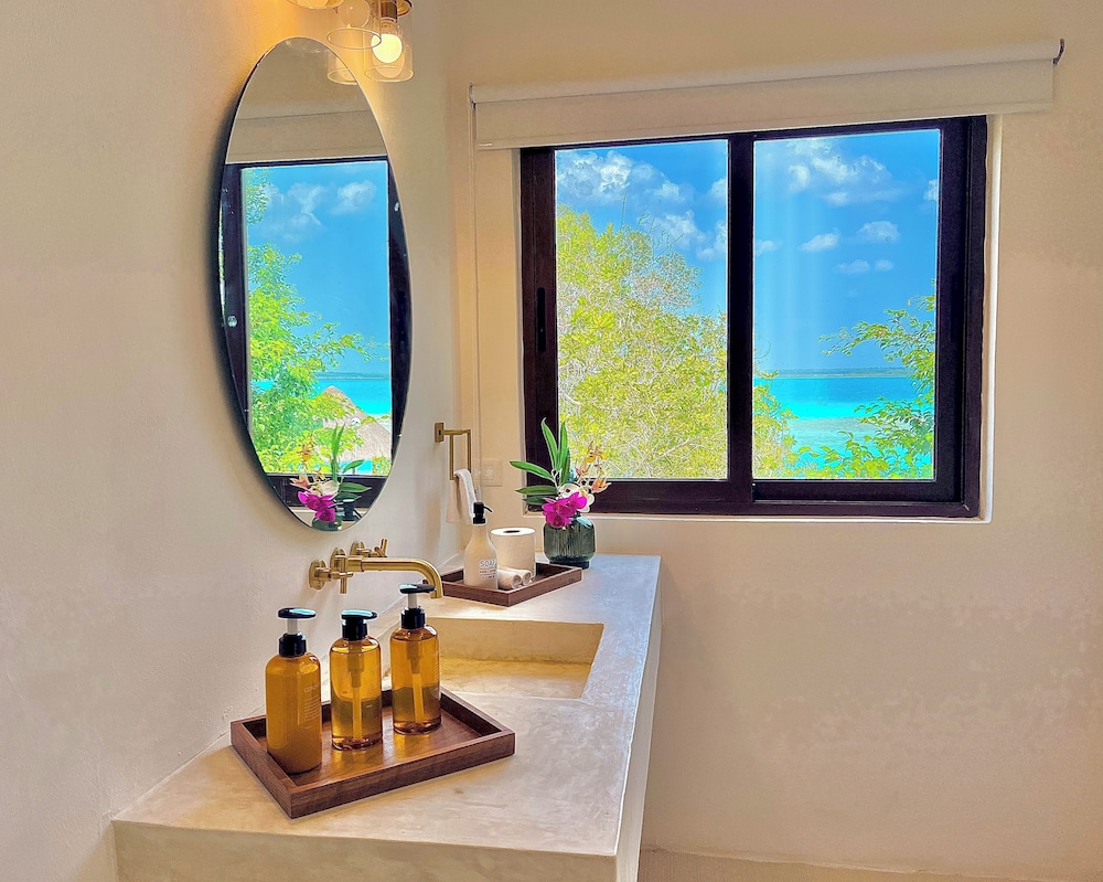 Azulea Bacalar Hotel & Spa Lagoon Front