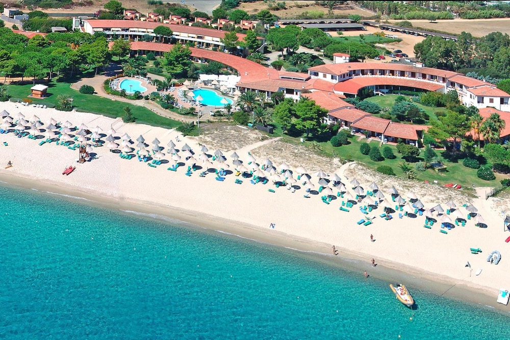 Residence Cormoran Loc. Campus Villasimius — 4-Star Luxury Hotel in Villasimius, Italy