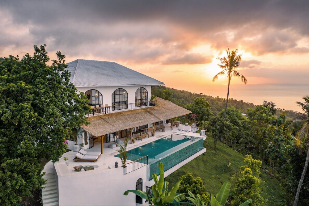 Villa Moonlight Lovina — 4-Star Luxury Hotel in Banjar, Indonesia