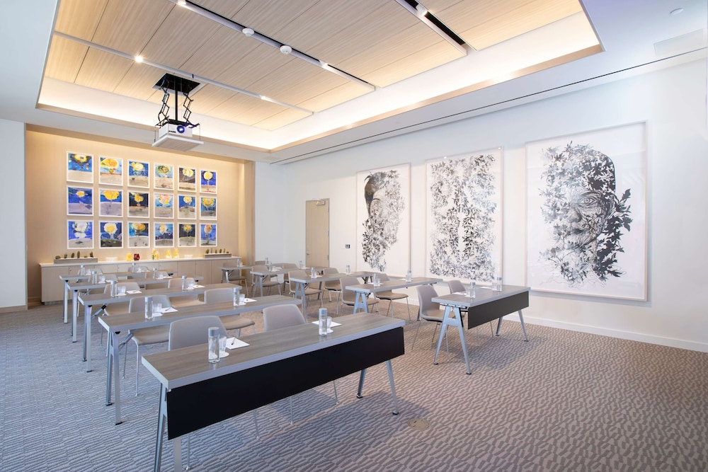 HALL Arts Hotel Dallas Autograph Collection - photo 97