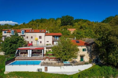Villa Little Arya — 4-Star Luxury Hotel in Otok, Croatia