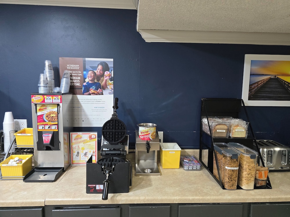 Days Inn & Suites by Wyndham Port Huron - photo 52