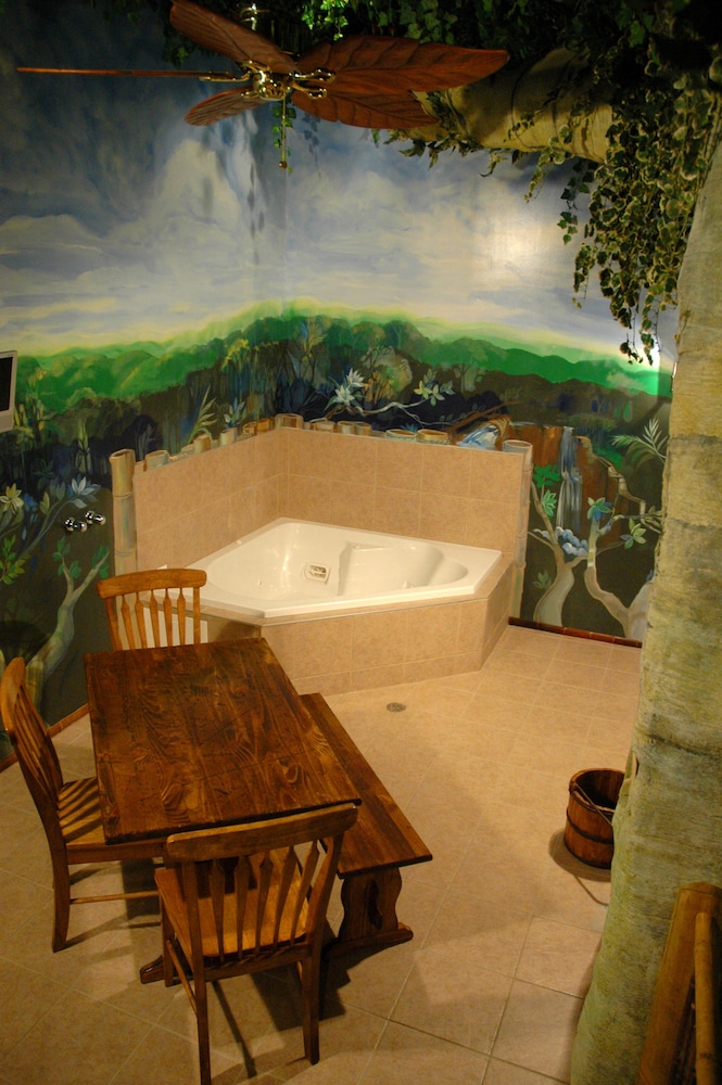 Wildwood Inn Tropical Dome & Theme Suites - photo 24