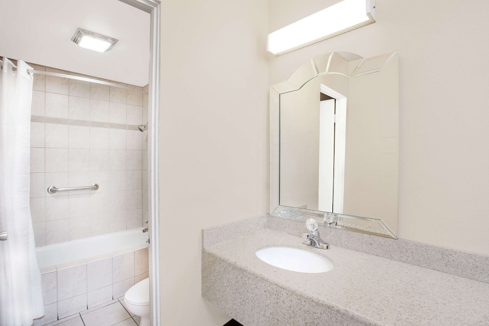 Travelodge by Wyndham Barstow - photo 20