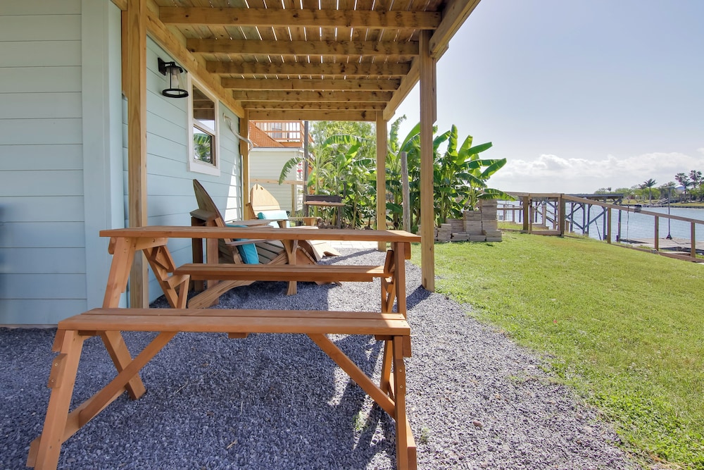 Sunny Waterfront Rio Hondo Studio with Shared Perks — Rio Hondo — photo 5