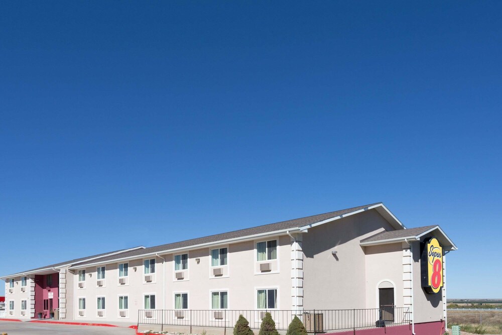 Super 8 by Wyndham Ft. Morgan — hotel in Fort Morgan
