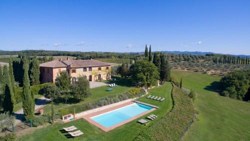 Villa Santa Virginia — 4-Star Luxury Hotel in Siena, Italy