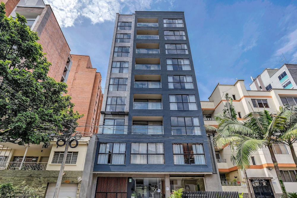 Housy Laureles — 4-Star Luxury Hotel in Medellin, Colombia