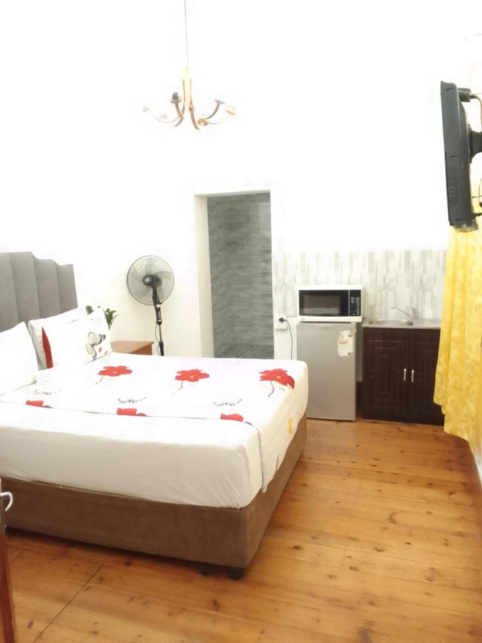 Neo & ruks guest house Boston