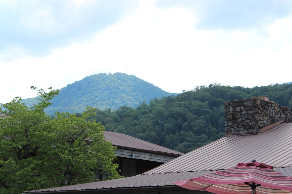 Great Smokies Inn Cherokee - photo 40