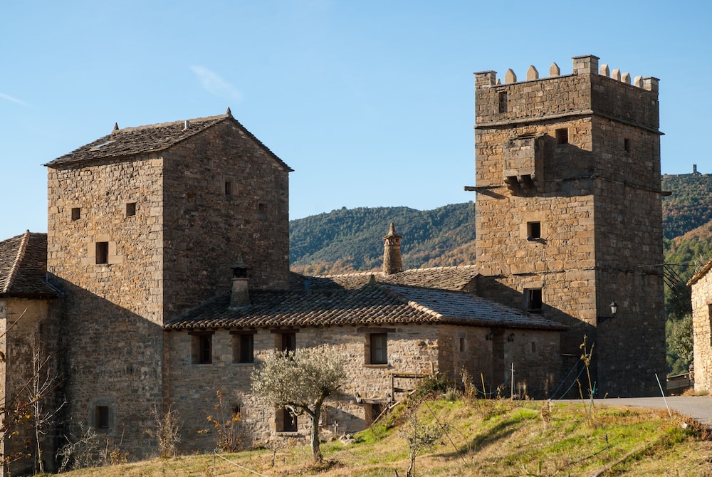 Casa Mur de Alujan — 4-Star Luxury Hotel in Ainsa, Spain