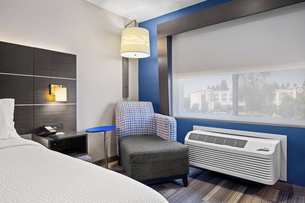 Holiday Inn Express Sunnyvale Silicon Valley by IHG - photo 11