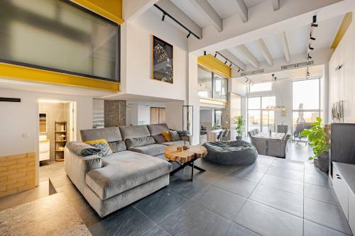Luxury Apartment with Pool — 4-Star Luxury Hotel in Xaghra, Malta