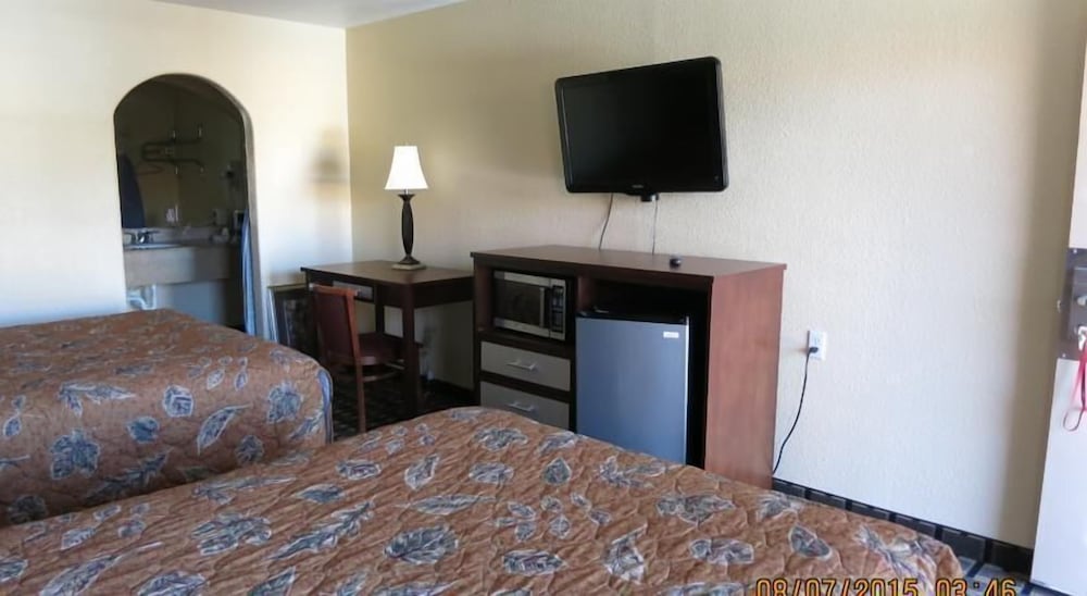 Taylor village inn and suites - photo 13