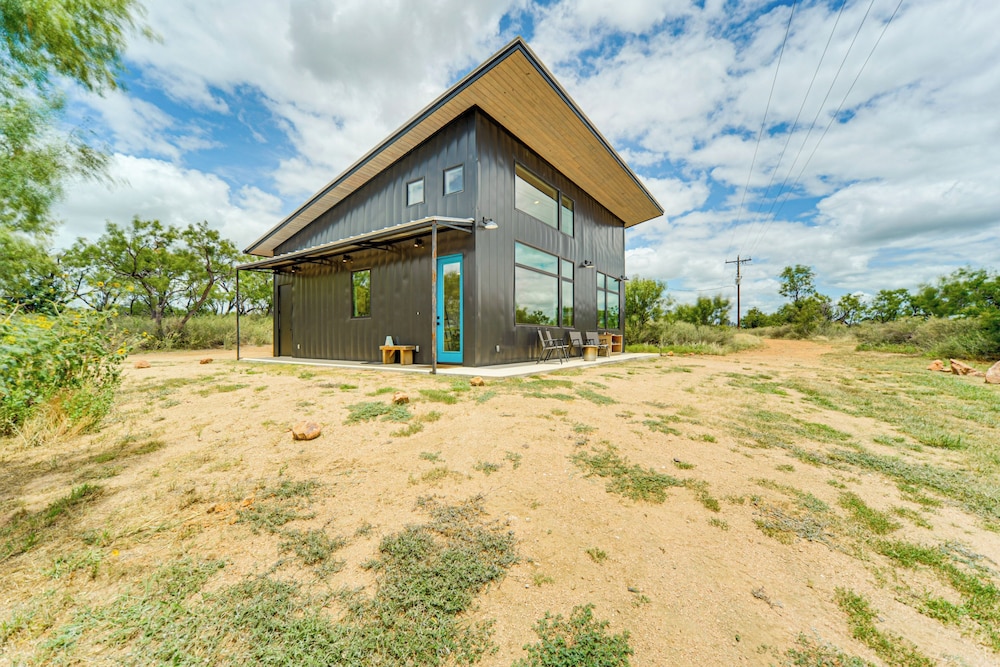 20 acre Property w Trail: Hill Country Hideaway — hotel in Llano