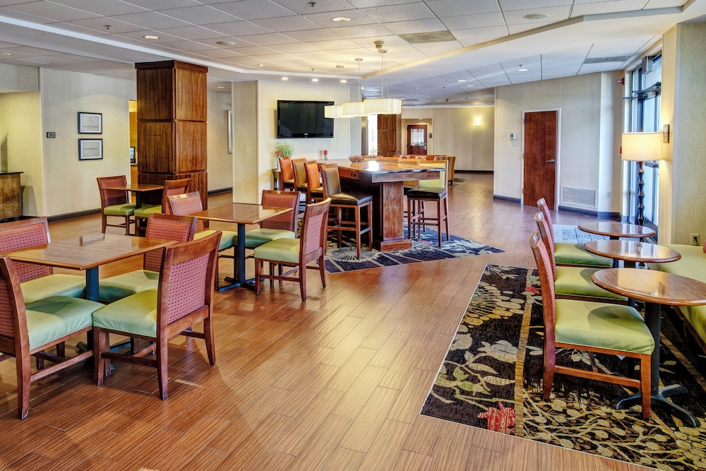 Hampton Inn Rocky Mount - photo 33
