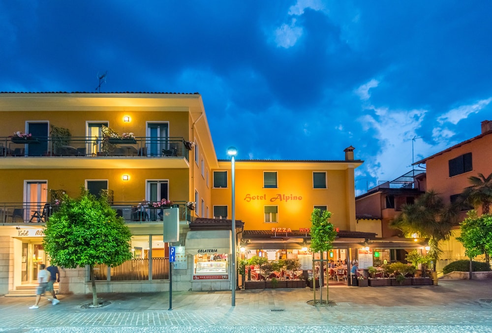 Hotel Alpino - carbon neutral hotel in Malcesine