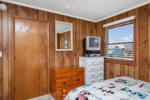 A Pirate's Paradise by Oak Island Accommodations - photo 14