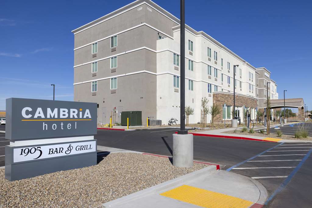 Cambria Hotel El Centro Imperial - photo 2