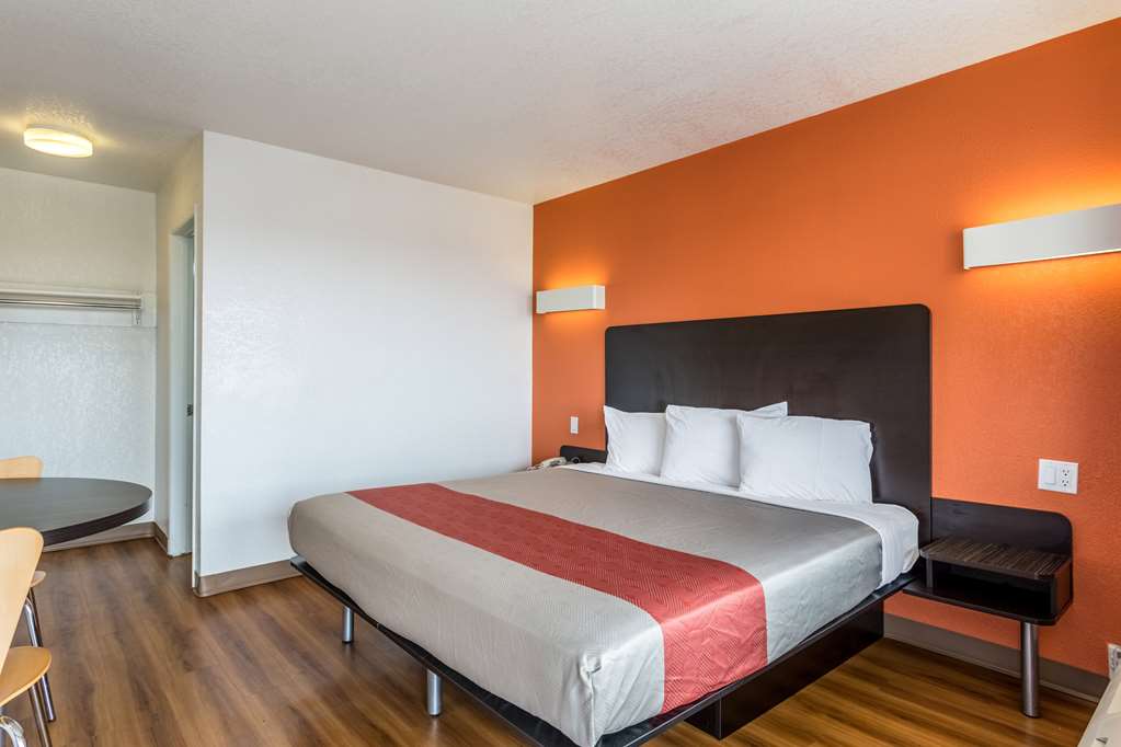 Motel 6 Albuquerque NM Northeast - photo 10