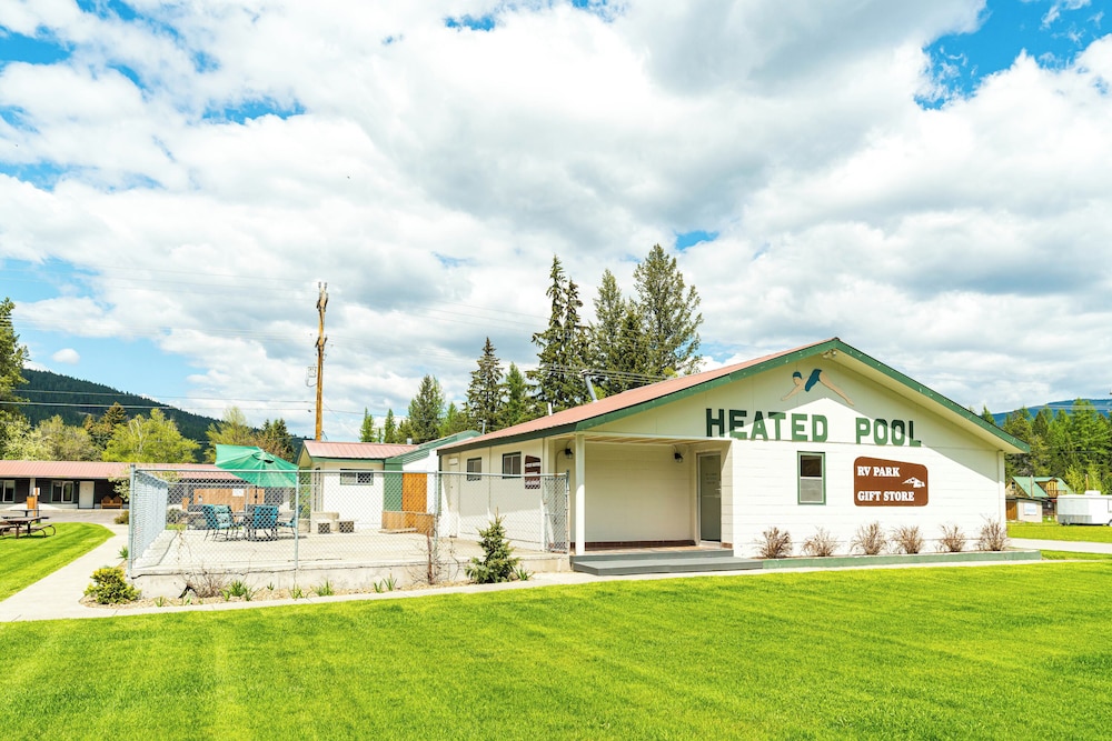 Beargrass Lodging and RV Resort - photo 121