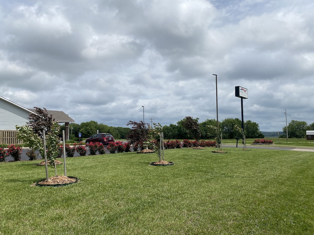 Garnett Hotel & RV Park - photo 43