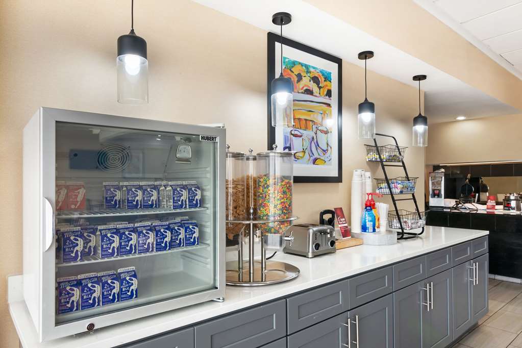 Best Western Plus Kansas City Sports Complex Hotel - photo 43