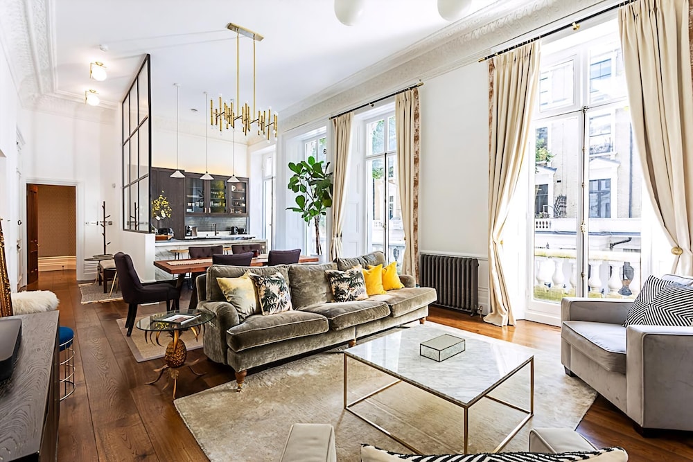 Notting Hill Charm Central 2 Bed Gem — 4-Star Luxury Hotel in London, United Kingdom