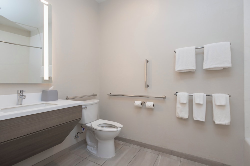 Holiday Inn Express Hotel and Suites Marysville by IHG - photo 43